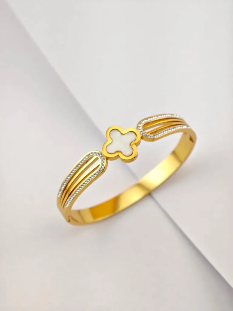 Women Kada
