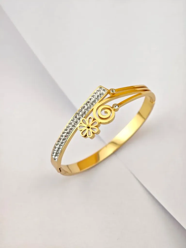 Women Kada